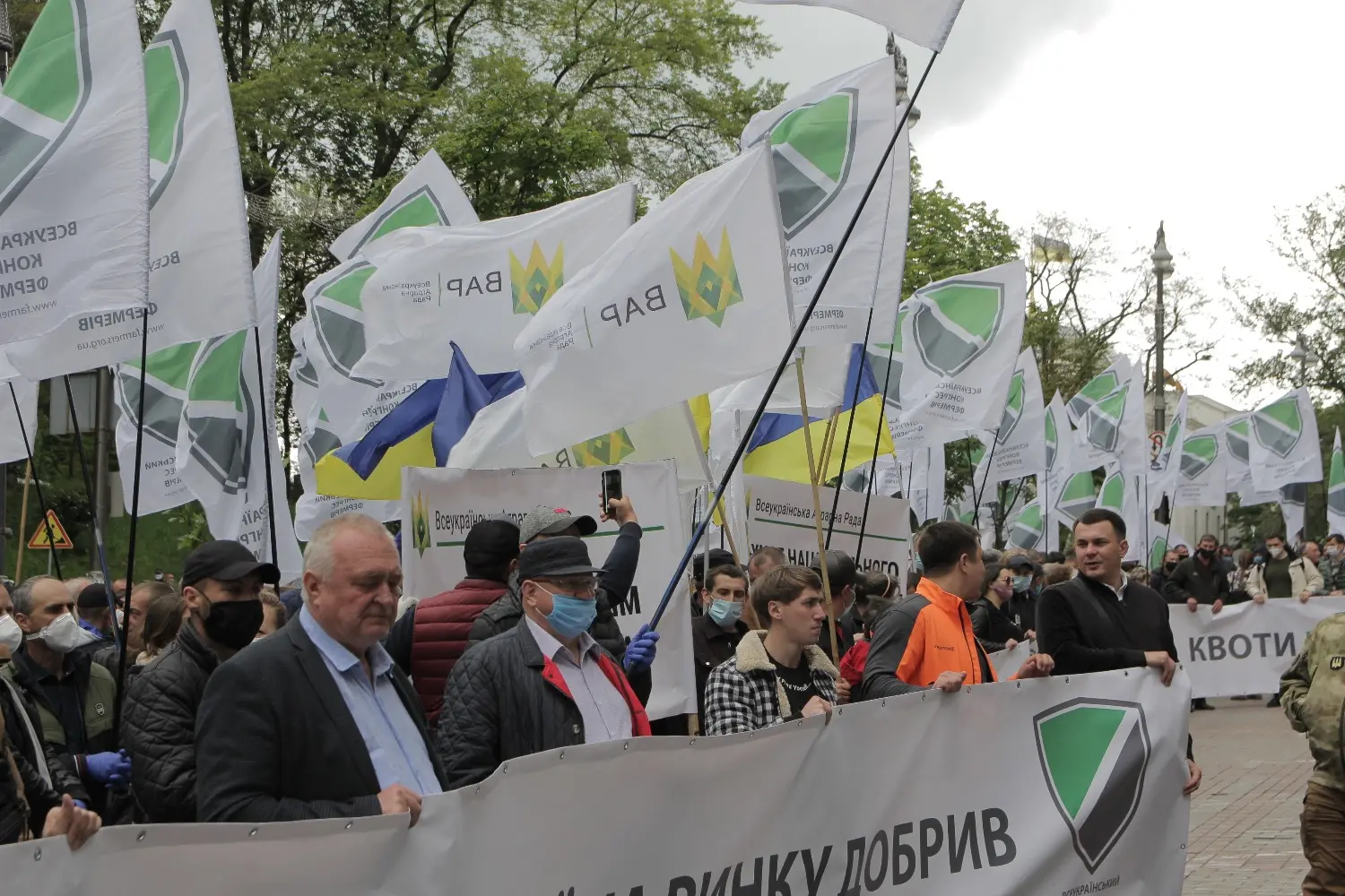 «Чиновникам має бути соромно, що під час пандемії аграрії змушені відстоювати свої права на мітингу», - голова ВАР Андрій Дикун