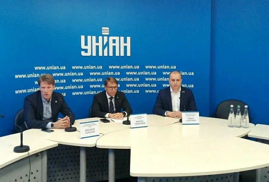 Дефолти на ринку зерна: ВАР пропонує списати частину обов'язків по форвардним контрактам постраждалим від посухи аграріям 