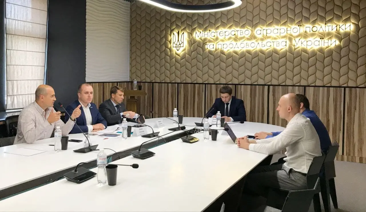 Корупційні ризики та дискримінація: нові законопроєкти щодо перевезення вантажів загрожують аграріям штрафами в 51 000 грн