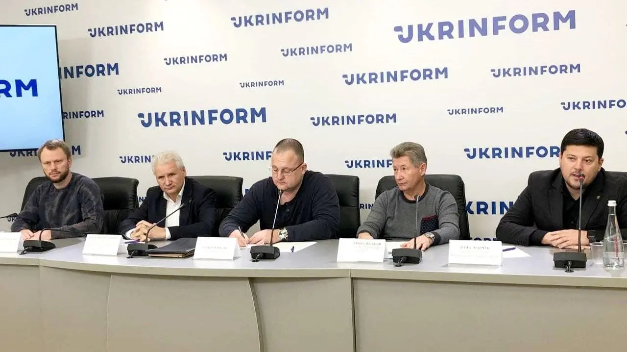 Бюджет без податків, аграрії без добрив, у виробників зірвані контракти – митниця блокує сировину для виготовлення добрив