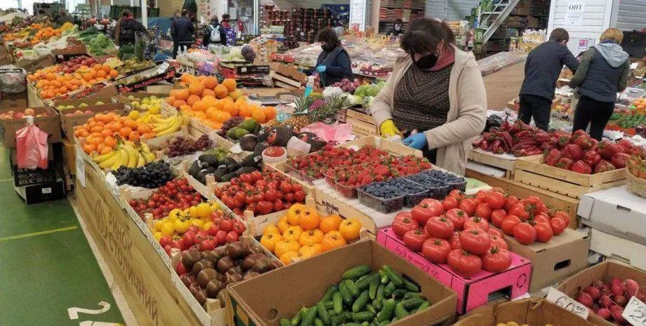 Що буде з цінами на продукти в серпні та восени: прогноз експерта