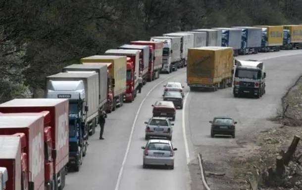 ВАР закликає розблокувати вантажі аграрної продукції на українсько-польському кордоні