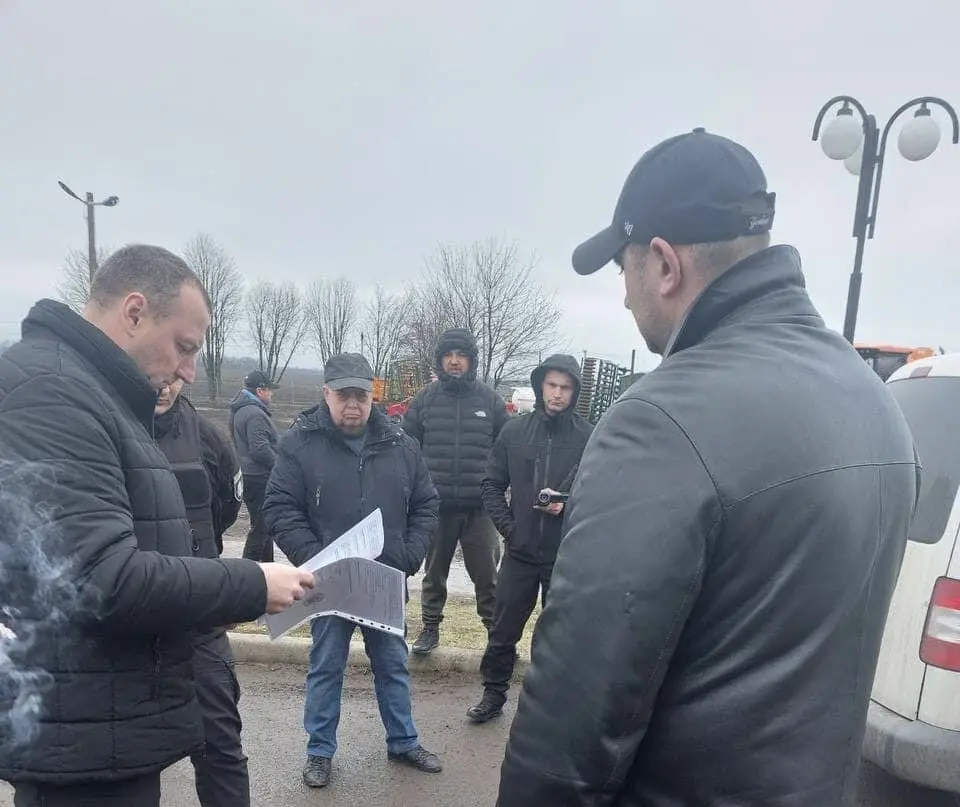 Другий фронт: рейдери намагаються захопити агропідприємство на Черкащині