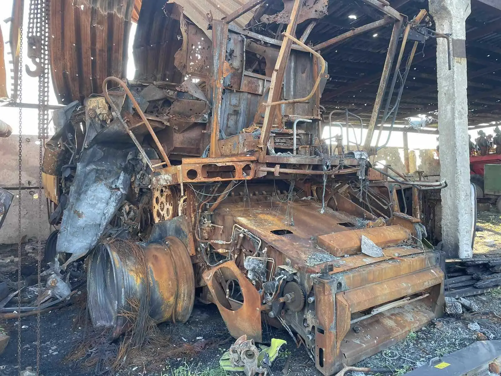 Окуповані землі: від аграріїв, в яких зруйновані підприємства, вимагають сплати податків та кредитів