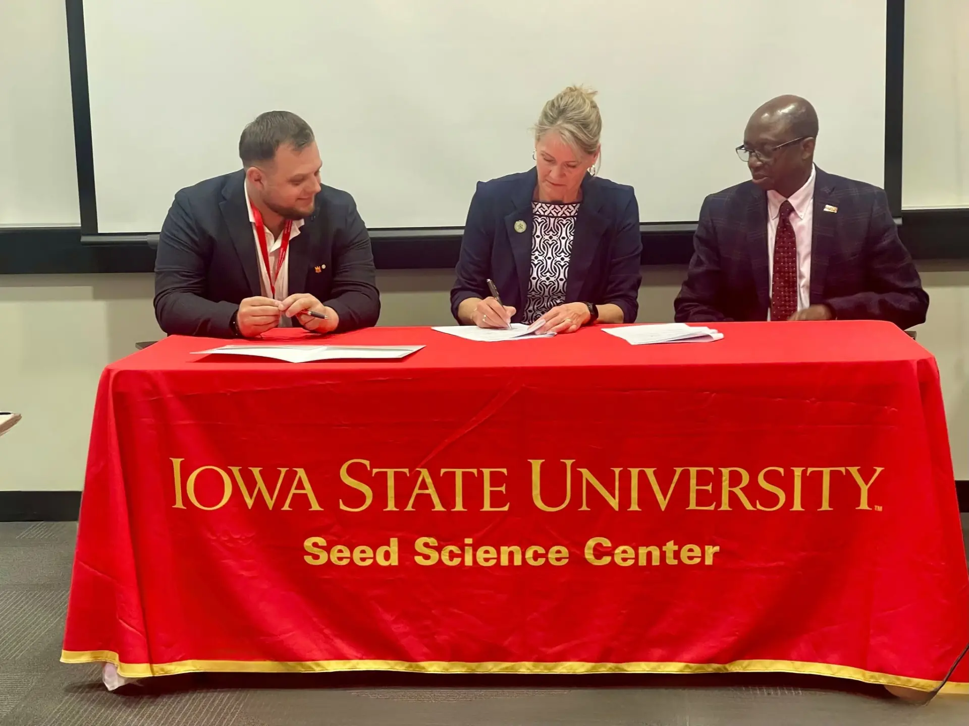 ВАР підписала меморандум про співпрацю з Iowa State University 