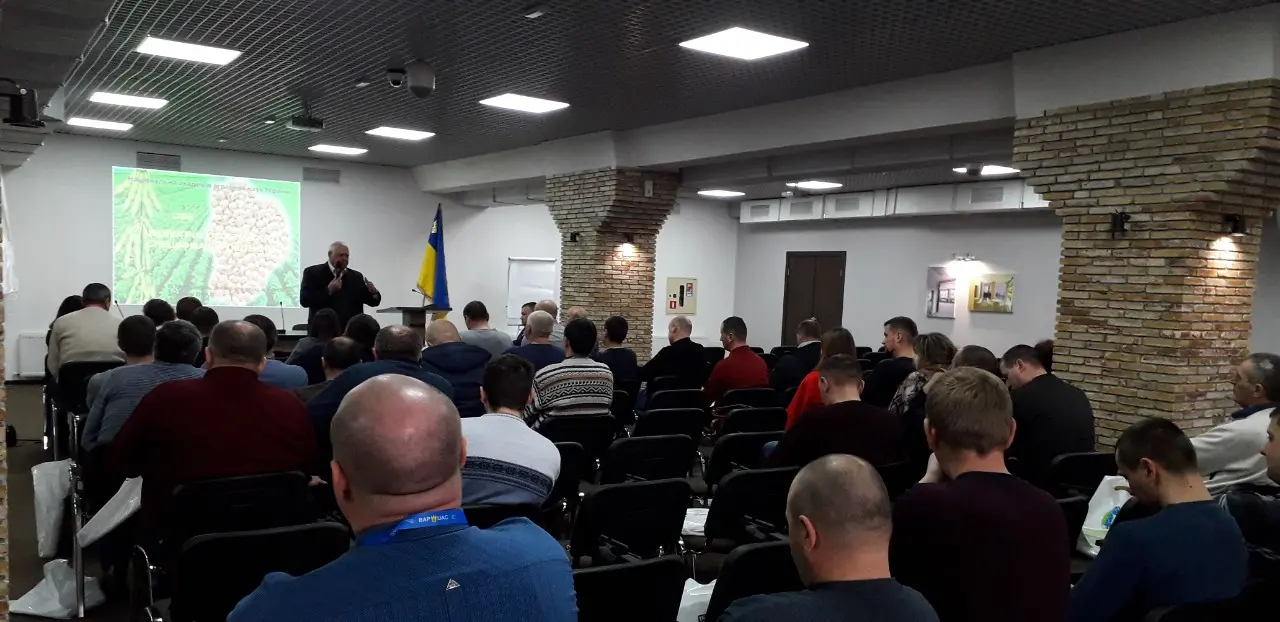 ВАР провела семінар для аграріїв про особливості використання біостимуляторів