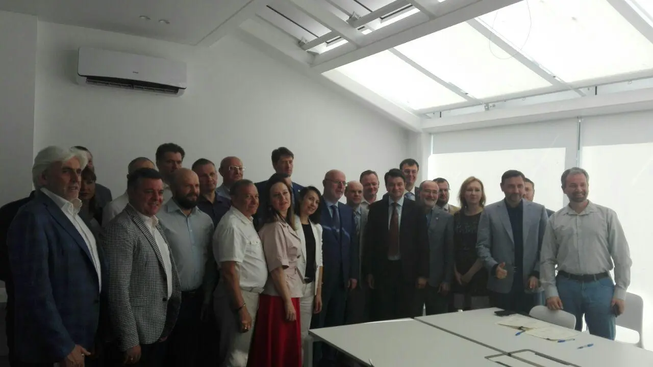 Керівництво ВАР взяло участь у підписанні Декларації про наміри щодо проведення реформ в Україні з політичною партією «Слуга Народу»